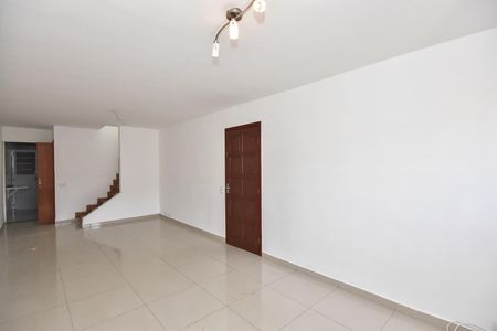 Sala de casa à venda com 3 quartos, 122m² em Jardim Monte Kemel, São Paulo