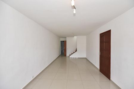 Casa à venda com 122m², 3 quartos e 2 vagasSala