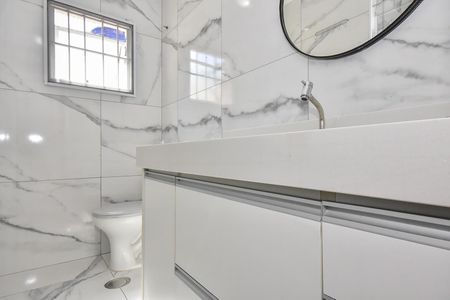 Casa à venda com 122m², 3 quartos e 2 vagasBanheiro