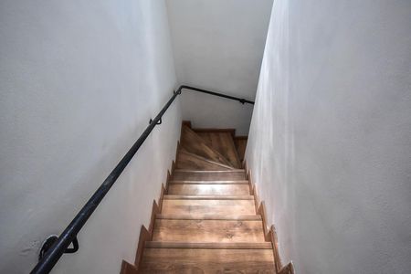 Casa à venda com 122m², 3 quartos e 2 vagasEscada