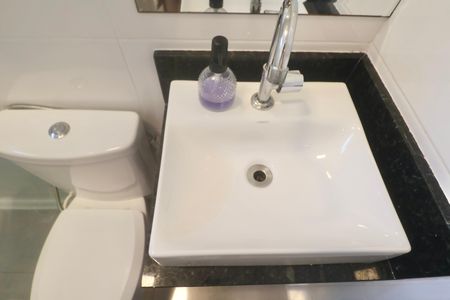 Apartamento para alugar com 70m², 2 quartos e 1 vaga Apartamento para alugar com 70m², 2 quartos e 1 vagaBanheiro Suíte