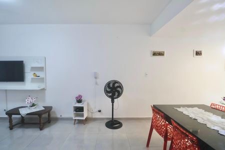 Apartamento para alugar com 70m², 2 quartos e 1 vaga Apartamento para alugar com 70m², 2 quartos e 1 vagaSala