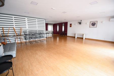 Apartamento à venda com 43m², 2 quartos e sem vagaÁrea comum - Salão de festas