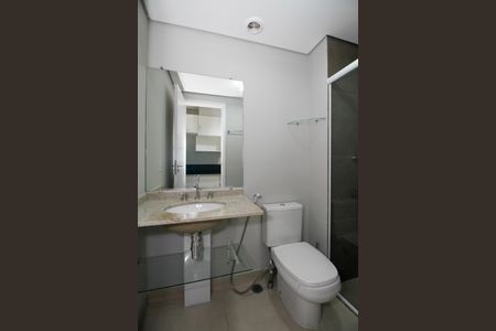 Banheiro de kitnet/studio para alugar com 1 quarto, 27m² em Pinheiros, São Paulo