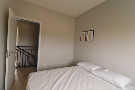 Casa de condomínio à venda com 161m², 3 quartos e 2 vagasQuarto 2