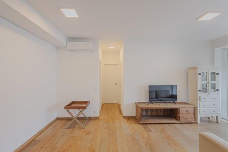 Sala de apartamento à venda com 2 quartos, 86m² em Cerqueira César, São Paulo