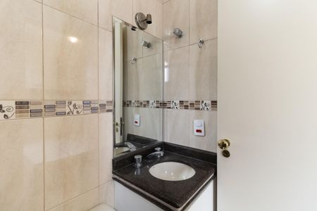Apartamento à venda com 70m², 3 quartos e 1 vaga Apartamento à venda com 70m², 3 quartos e 1 vagaBanheiro da Suíte