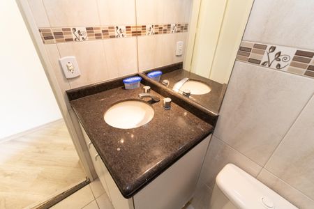 Apartamento à venda com 70m², 3 quartos e 1 vaga Apartamento à venda com 70m², 3 quartos e 1 vagaBanheiro Social