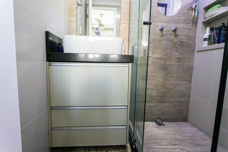 Apartamento à venda com 74m², 3 quartos e 1 vagaBanheiro da Suíte