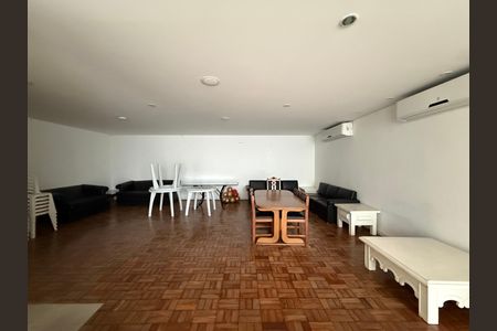 Apartamento à venda com 100m², 2 quartos e 1 vaga Apartamento à venda com 100m², 2 quartos e 1 vagaÁrea comum