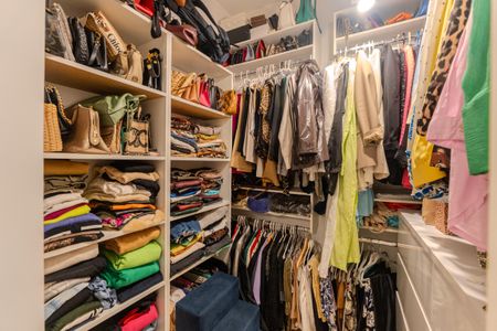 Apartamento à venda com 166m², 4 quartos e 1 vagaCloset do quarto 2