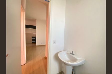Apartamento à venda com 48m², 2 quartos e sem vaga Apartamento à venda com 48m², 2 quartos e sem vagaBanheiro Social