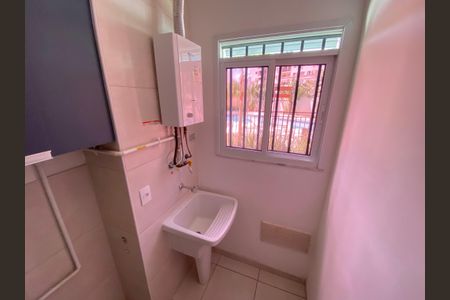 Apartamento à venda com 48m², 2 quartos e sem vaga Apartamento à venda com 48m², 2 quartos e sem vagaCozinha e Área de Serviço