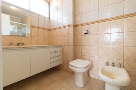 Apartamento à venda com 137m², 3 quartos e 1 vagaBanheiro da Suíte