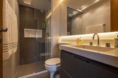Apartamento à venda com 87m², 2 quartos e 2 vagasBanheiro da Suíte