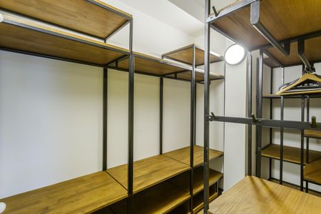 Apartamento para alugar com 78m², 2 quartos e 1 vaga Apartamento para alugar com 78m², 2 quartos e 1 vagaCloset da suíte