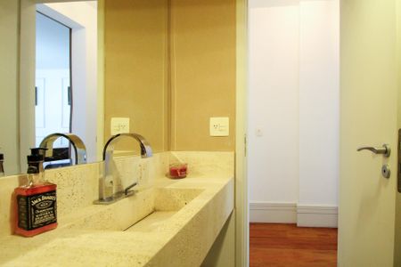 Apartamento para alugar com 285m², 3 quartos e 4 vagasLavabo