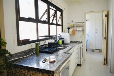 Apartamento à venda com 96m², 3 quartos e 3 vagas Apartamento à venda com 96m², 3 quartos e 3 vagasCozinha