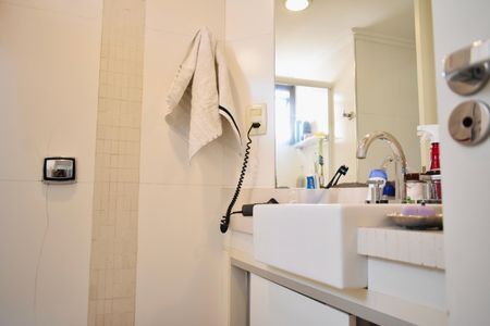 Apartamento à venda com 96m², 3 quartos e 3 vagas Apartamento à venda com 96m², 3 quartos e 3 vagasBanheiro da Suíte