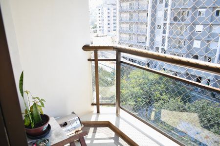 Apartamento à venda com 96m², 3 quartos e 3 vagas Apartamento à venda com 96m², 3 quartos e 3 vagasSacada