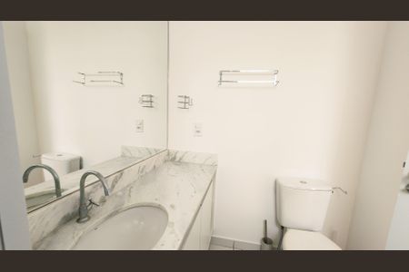 Apartamento para alugar com 68m², 2 quartos e 1 vaga Apartamento para alugar com 68m², 2 quartos e 1 vagaBanheiro da Suíte