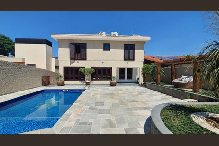 Casa à venda com 500m², 4 quartos e 7 vagasQuintal
