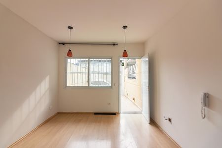 Sala  de casa para alugar com 2 quartos, 75m² em I.a.p.i., Osasco