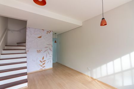 Sala  de casa para alugar com 2 quartos, 75m² em I.a.p.i., Osasco