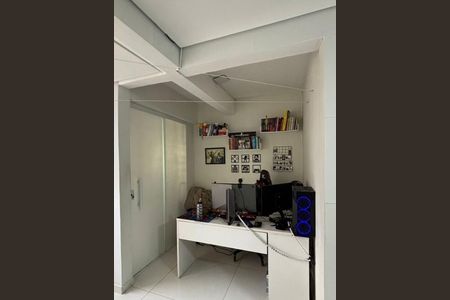 Apartamento à venda com 76m², 2 quartos e 1 vaga Apartamento à venda com 76m², 2 quartos e 1 vagaQuarto de estudos