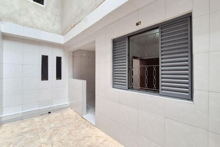 Casa para alugar com 70m², 2 quartos e sem vagaQuintal