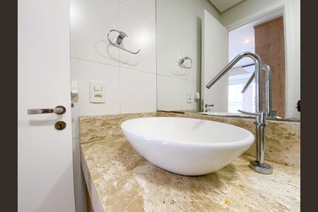 Apartamento para alugar com 83m², 2 quartos e 2 vagas Apartamento para alugar com 83m², 2 quartos e 2 vagasBanheiro social