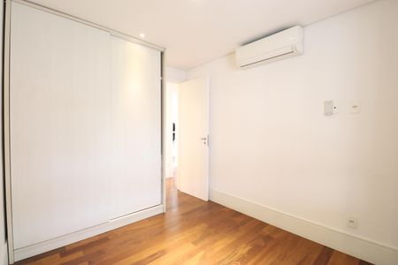 Apartamento para alugar com 168m², 4 quartos e 3 vagasQuarto