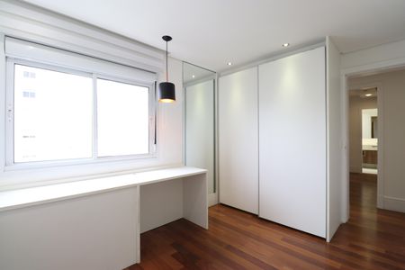 Apartamento para alugar com 168m², 4 quartos e 3 vagasSuíte 2