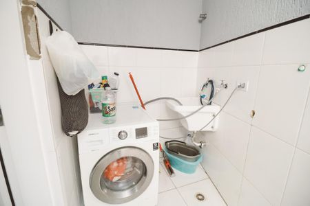 Casa à venda com 150m², 3 quartos e 3 vagas Casa à venda com 150m², 3 quartos e 3 vagasÁrea de Serviço