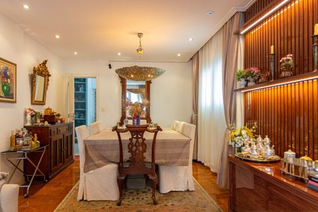 Apartamento à venda com 200m², 3 quartos e 1 vaga Apartamento à venda com 200m², 3 quartos e 1 vagaSala de Jantar