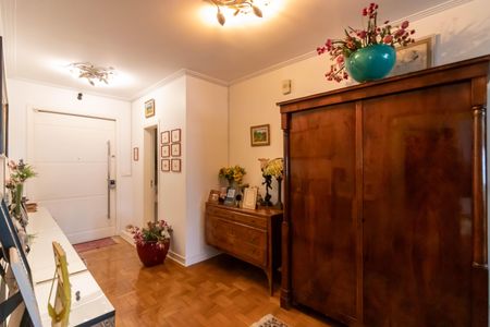 Apartamento à venda com 200m², 3 quartos e 1 vaga Apartamento à venda com 200m², 3 quartos e 1 vagaHall de entrada