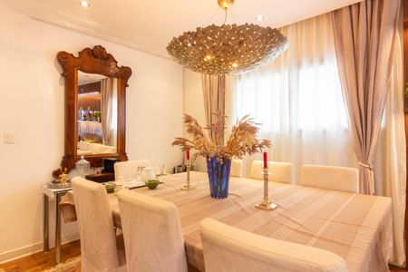 Apartamento à venda com 200m², 3 quartos e 1 vaga Apartamento à venda com 200m², 3 quartos e 1 vagaSala de Jantar