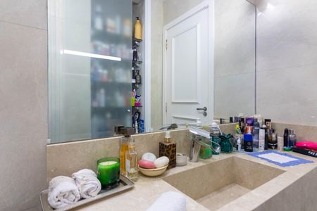 Apartamento à venda com 200m², 3 quartos e 1 vaga Apartamento à venda com 200m², 3 quartos e 1 vagaBanheiro