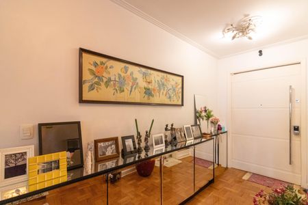 Apartamento à venda com 200m², 3 quartos e 1 vaga Apartamento à venda com 200m², 3 quartos e 1 vagaHall de entrada