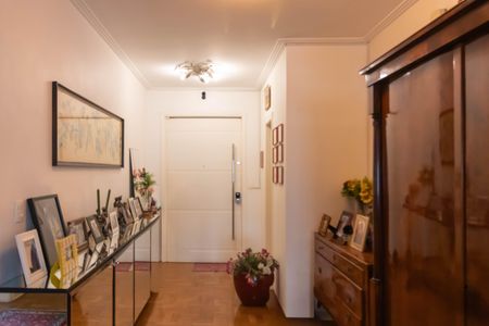 Apartamento à venda com 200m², 3 quartos e 1 vaga Apartamento à venda com 200m², 3 quartos e 1 vagaHall de entrada