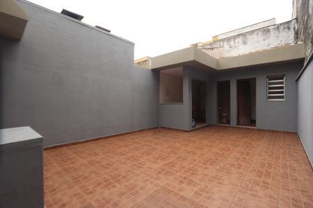 Casa à venda com 100m², 2 quartos e 1 vagaQuintal
