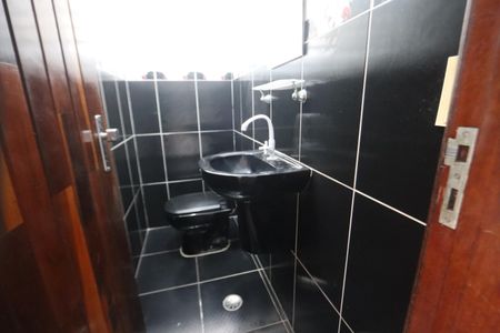 Casa à venda com 100m², 2 quartos e 1 vagaLavabo