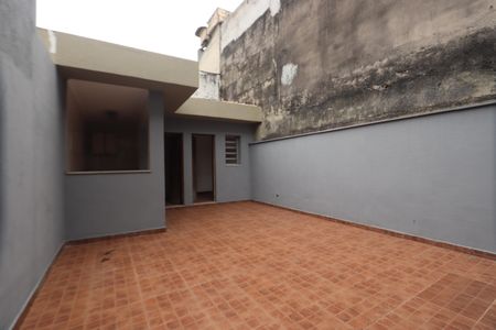 Casa à venda com 100m², 2 quartos e 1 vagaQuintal