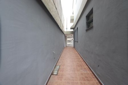Casa à venda com 100m², 2 quartos e 1 vagaCorredor Lateral