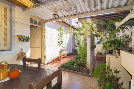 Casa à venda com 210m², 3 quartos e 4 vagas Casa à venda com 210m², 3 quartos e 4 vagasChurrasqueira