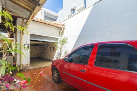 Casa à venda com 210m², 3 quartos e 4 vagas Casa à venda com 210m², 3 quartos e 4 vagasQuintal/Garagem