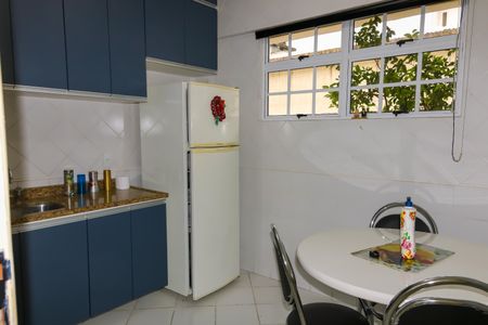 Casa de condomínio à venda com 94m², 3 quartos e 2 vagasCozinha