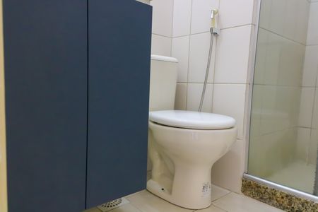 Casa de condomínio à venda com 94m², 3 quartos e 2 vagasBanheiro da Suite