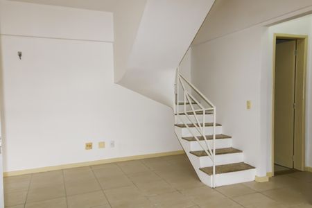 Casa de condomínio à venda com 94m², 3 quartos e 2 vagasSala