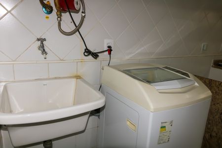 Casa de condomínio à venda com 94m², 3 quartos e 2 vagasÁrea de Serviço